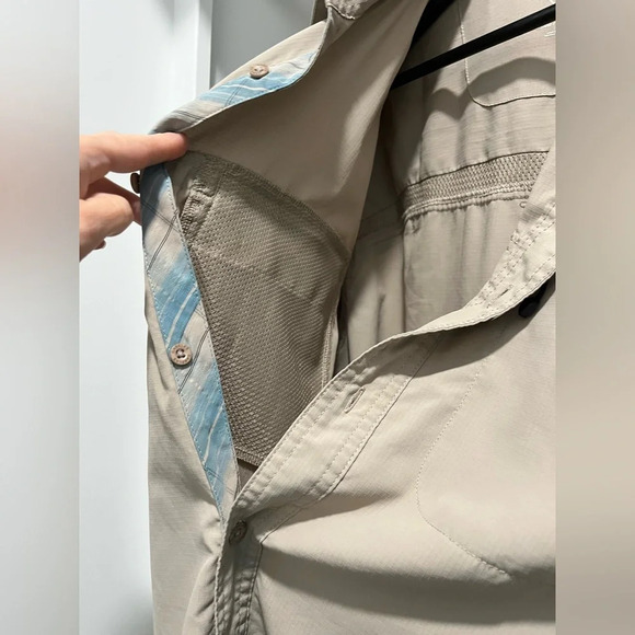 CABELA'S tan Insect Defense UV Protection Caped Back mens size large button down - Picture 5 of 10